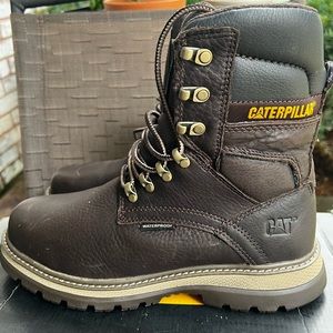New in box CATERPILLAR boots